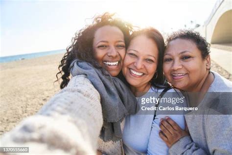 27,014 Latino Selfie Stock Photos & High